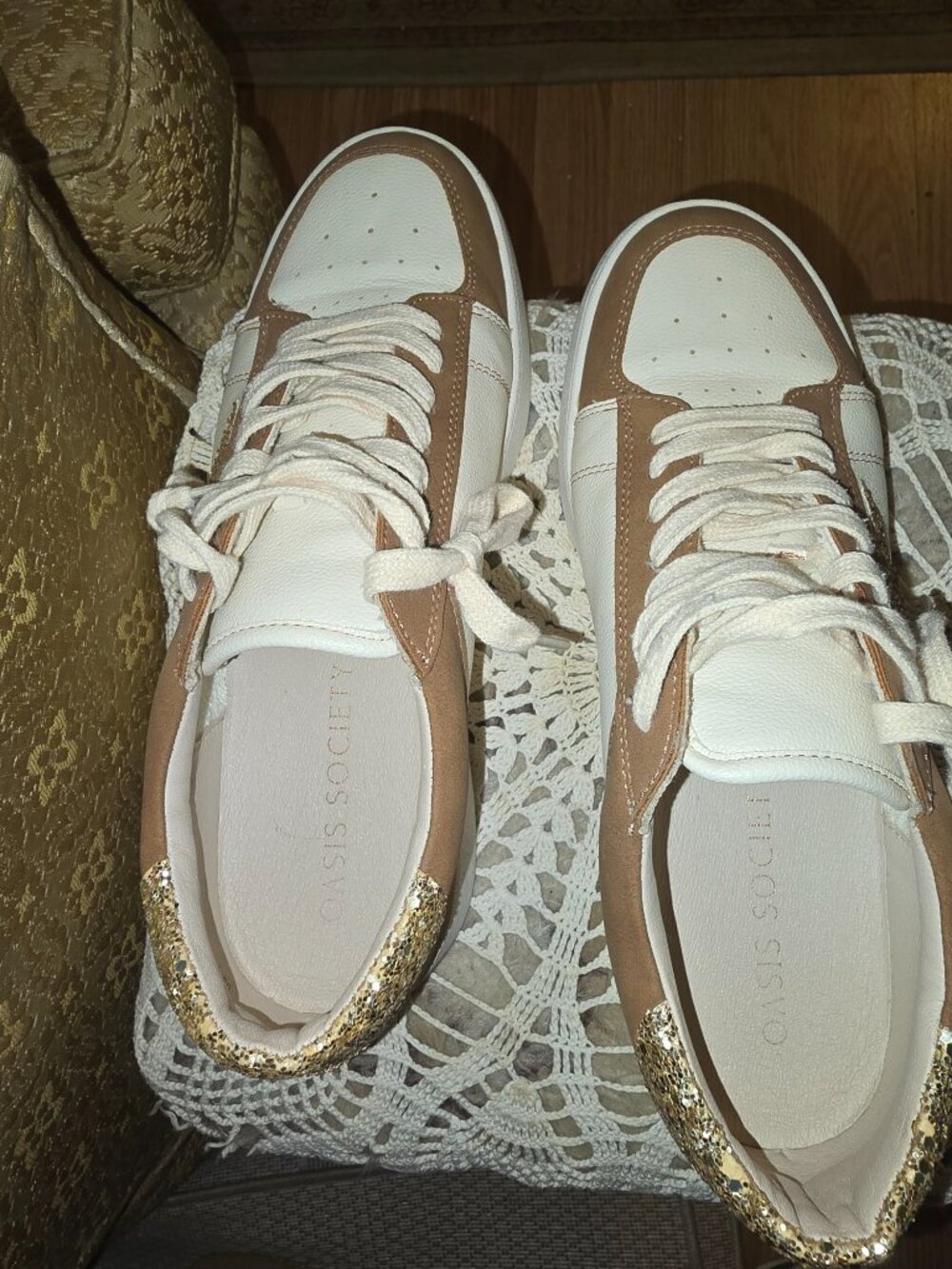 Sneakers - Picture 2 of 3